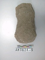 藏品(中型淺腰打製石斧)的圖片
